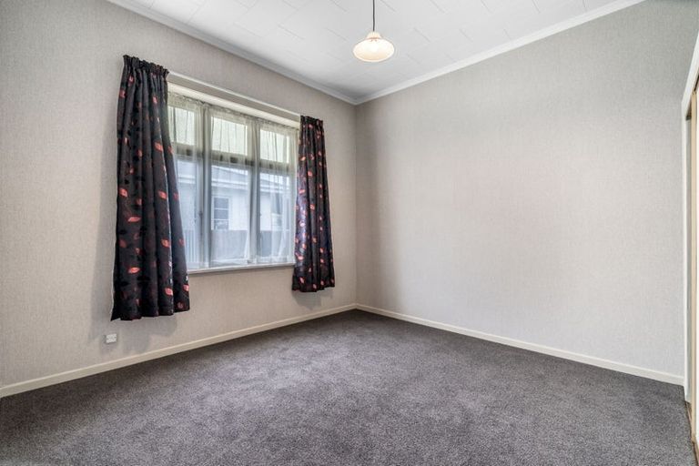 Photo of property in 17 Collingwood Street, Strathern, Invercargill, 9812