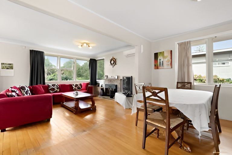 Photo of property in 18 Renwick Street, Papakura, 2110