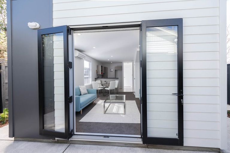 Photo of property in 24b Main Road, Titahi Bay, Porirua, 5022