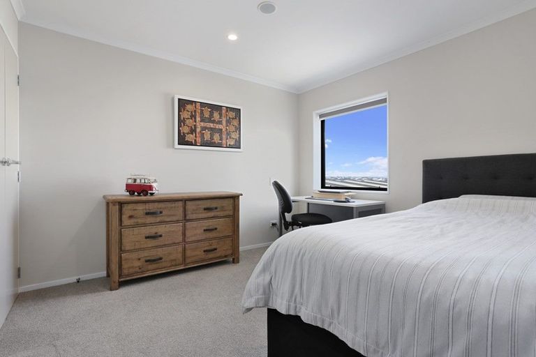 Photo of property in 27 De Havilland Road, Hobsonville, Auckland, 0618