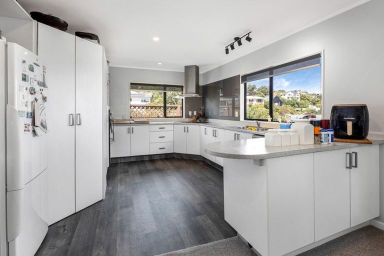 Photo of property in 5 Bay Lair Grove, Island Bay, Wellington, 6023