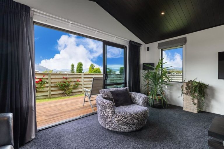 Photo of property in 8 Quinnat Street, Albert Town, Wanaka, 9305