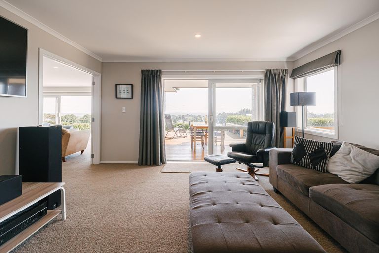 Photo of property in 225 Albert Road, Tokomaru, Palmerston North, 4474