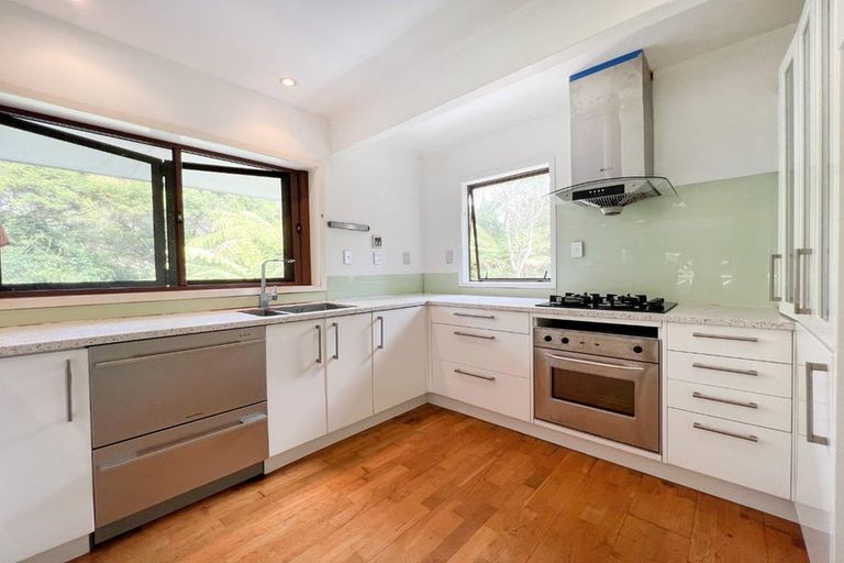 Photo of property in 22 Blundell Place, Chatswood, Auckland, 0626