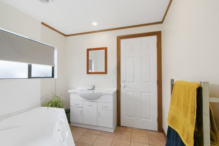 Photo of property in 51 Kaitangata Crescent, Kelson, Lower Hutt, 5010