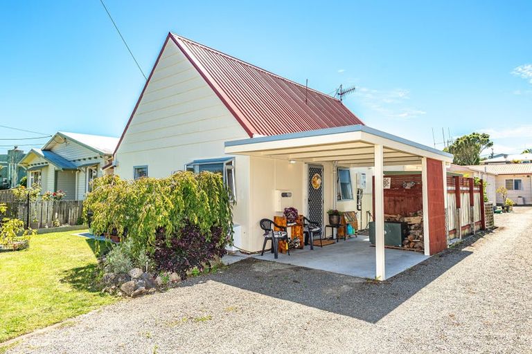 Photo of property in 6a Nikau Street, Tawhero, Whanganui, 4501