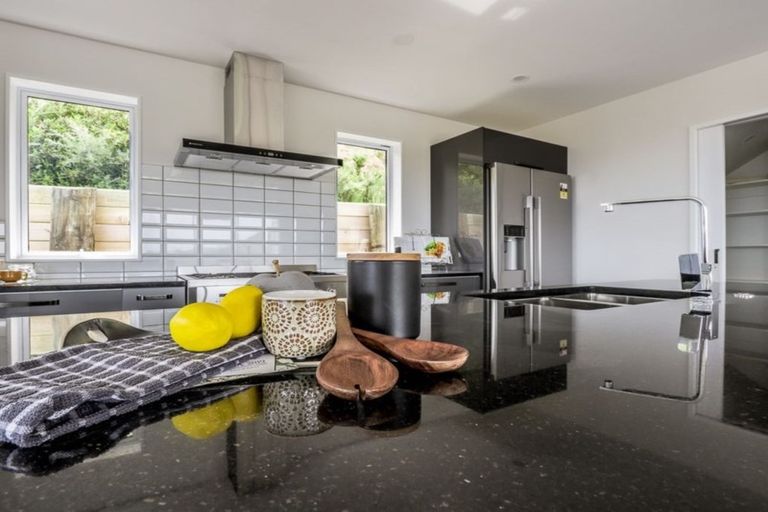 Photo of property in 103 Kakariki Grove, Waikanae, 5036