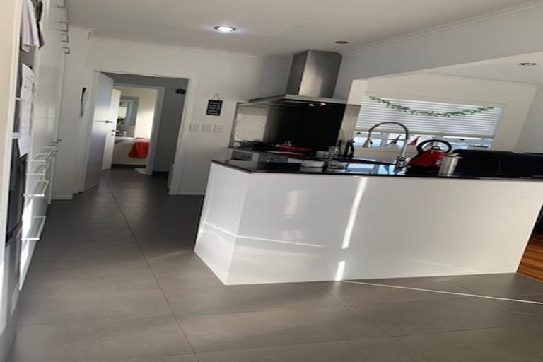 Photo of property in 2/28 Bleakhouse Road, Howick, Auckland, 2014