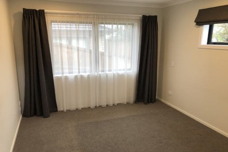 Photo of property in 2/10 Heath Street, Saint Andrews, Hamilton, 3200