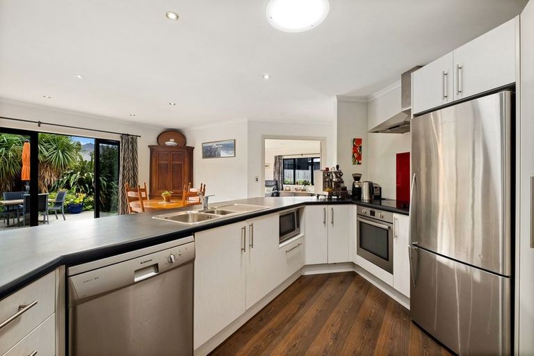 Photo of property in 8 Alpha Close, Wanaka, 9305