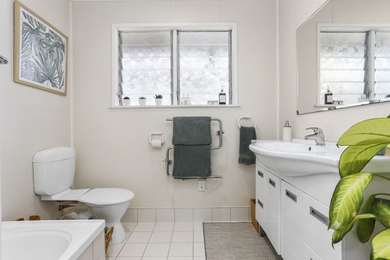 Photo of property in 2/57 Church Road, Mangere Bridge, Auckland, 2022