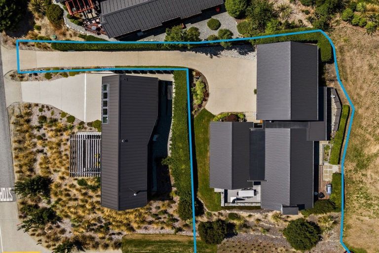 Photo of property in 4 Kinross Lane, Jacks Point, Queenstown, 9371