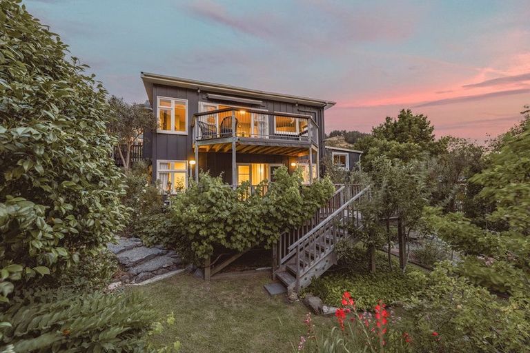 Photo of property in 17 Brenchley Road, Lyttelton, 8082