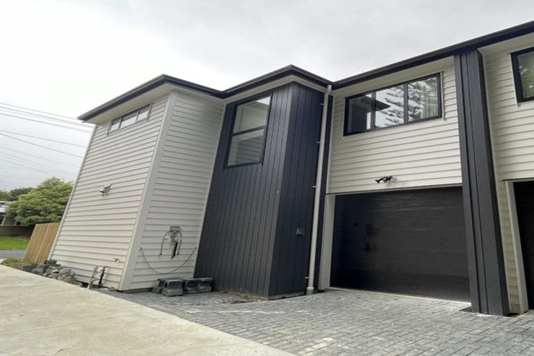 Photo of property in 30a Lowtherhurst Road, Massey, Auckland, 0614