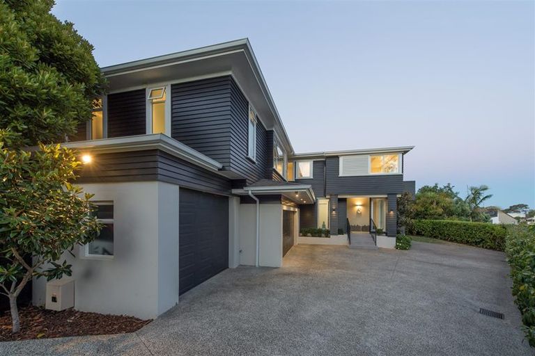 Photo of property in 37 Eastcliffe Road, Castor Bay, Auckland, 0620