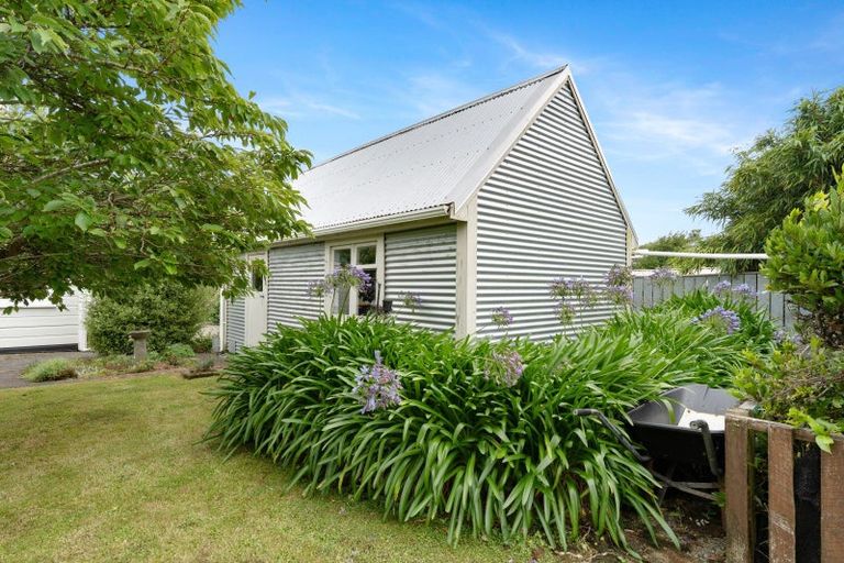 Photo of property in 18 Alfredton Road, Eketahuna, 4900