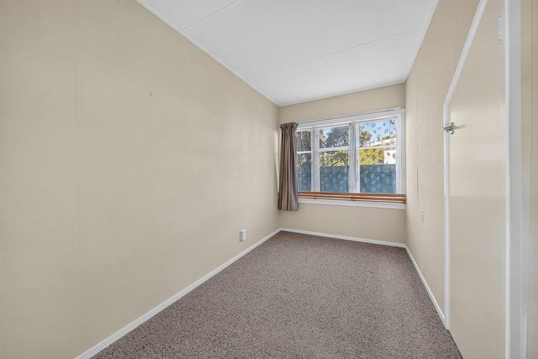 Photo of property in 44 Pinedale Crescent, Riversdale Beach, Masterton, 5872