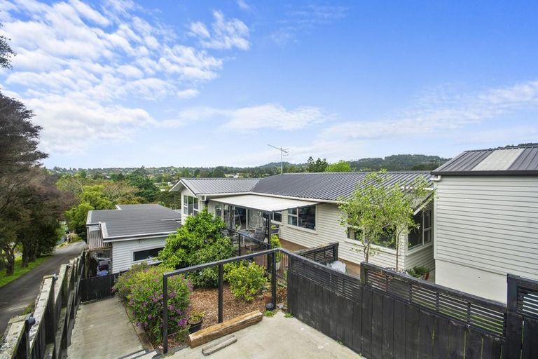 Photo of property in 12 Kashmir Road, Glen Eden, Auckland, 0602