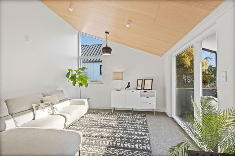 Photo of property in 2/63 Papanui Road, Merivale, Christchurch, 8014