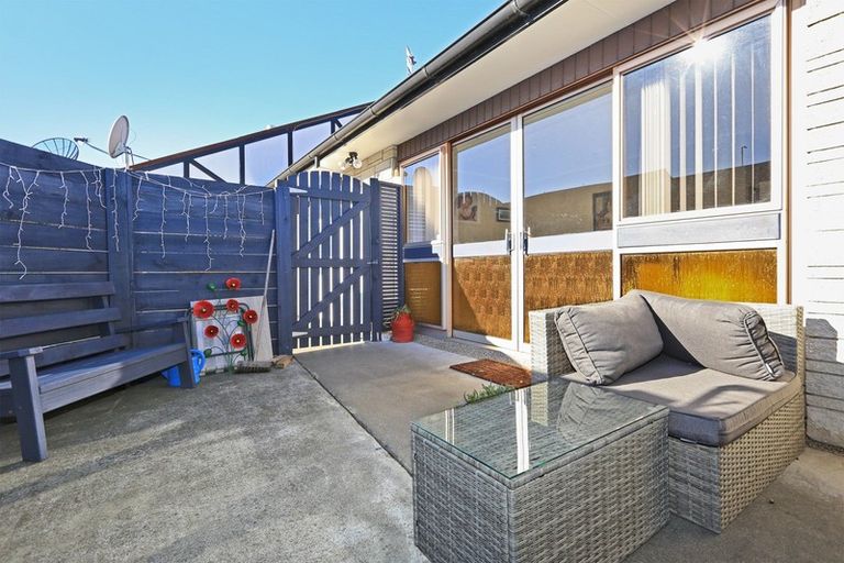 Photo of property in 6/512 Heretaunga Street East, Hastings, 4122