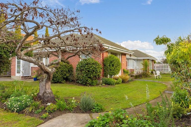 Photo of property in 22 Makora Street, Fendalton, Christchurch, 8041