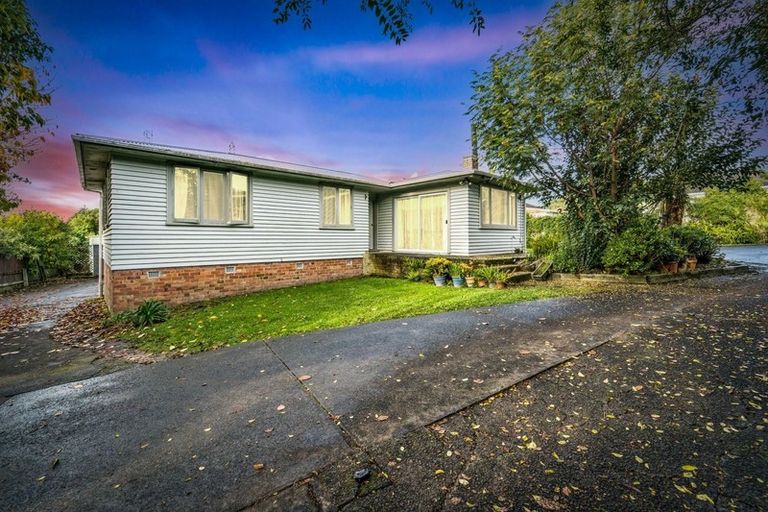Photo of property in 4 Grainger Road, Te Atatu South, Auckland, 0610