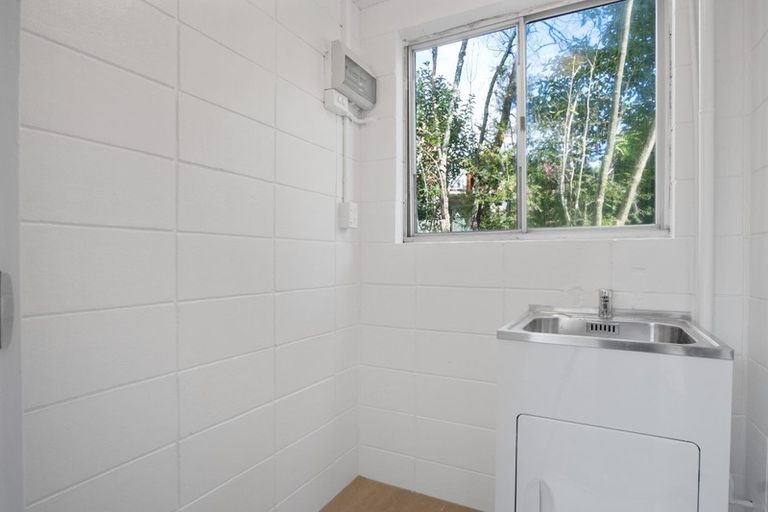 Photo of property in 2/34a Parr Road South, Point Chevalier, Auckland, 1025