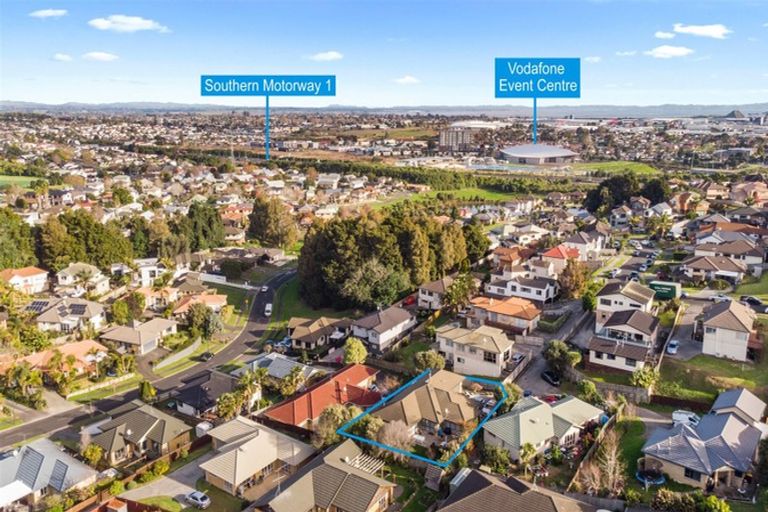 Photo of property in 19 Chieftain Rise, Goodwood Heights, Auckland, 2105