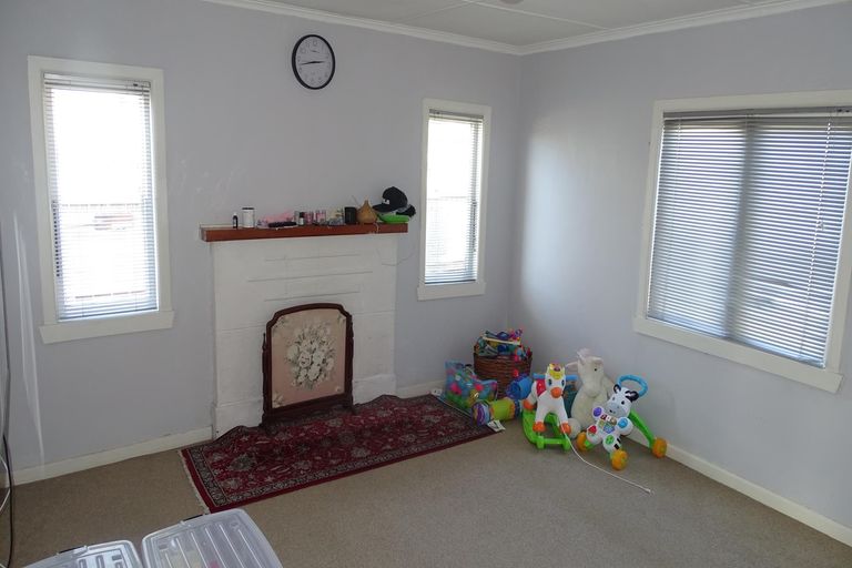 Photo of property in 11 Seddon Avenue, Papatoetoe, Auckland, 2104