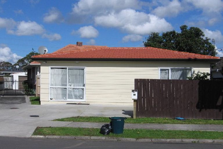 Photo of property in 40 Dale Crescent, Pakuranga, Auckland, 2010