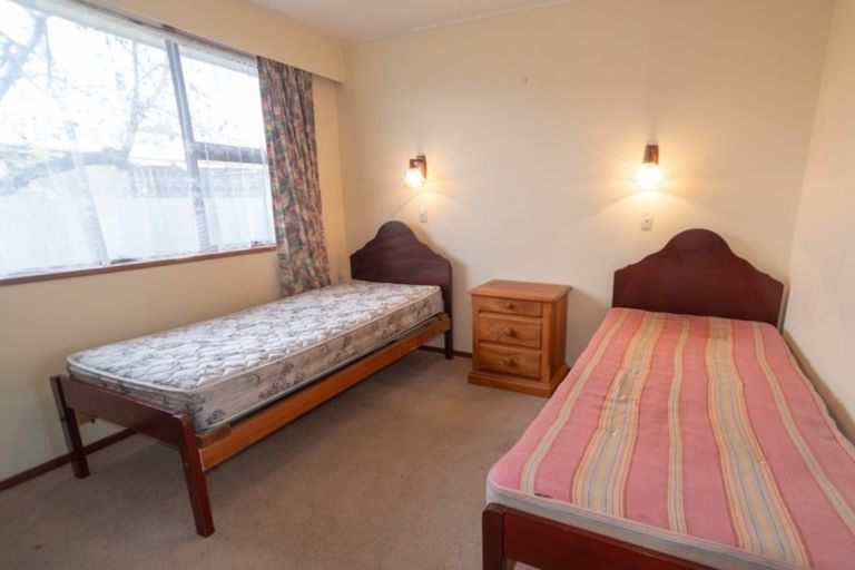 Photo of property in 2/12 Campbell Street, Alexandra, 9320