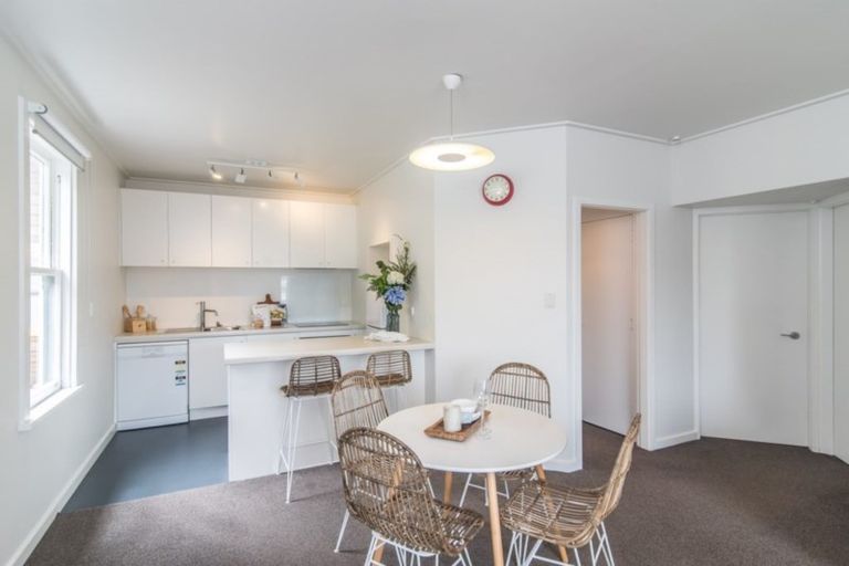 Photo of property in 77 Majoribanks Street, Mount Victoria, Wellington, 6011