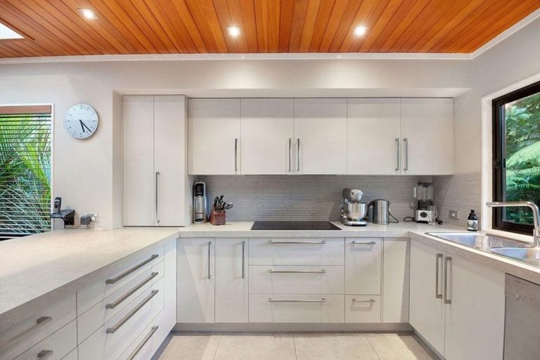 Photo of property in 22 Waima Crescent, Titirangi, Auckland, 0604