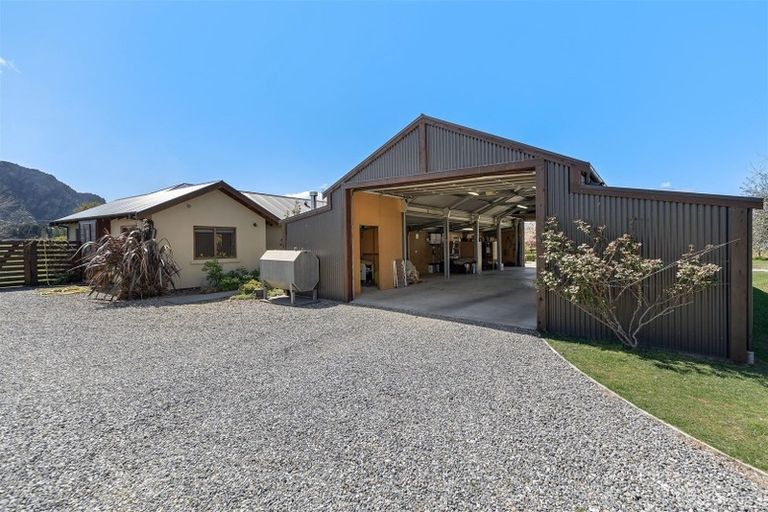 Photo of property in 83b Black Peak Road, Wanaka, 9382