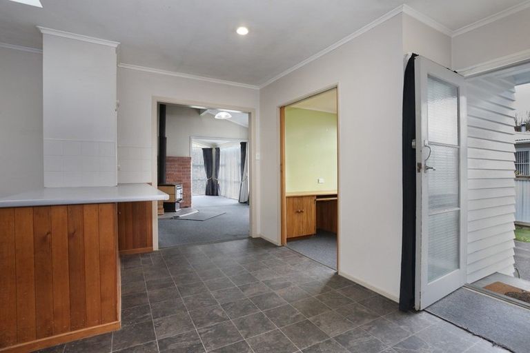 Photo of property in 14 Ongo Road, Hunterville, 4730