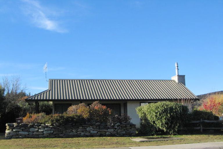 Photo of property in 73 Plantation Road, Wanaka, 9305