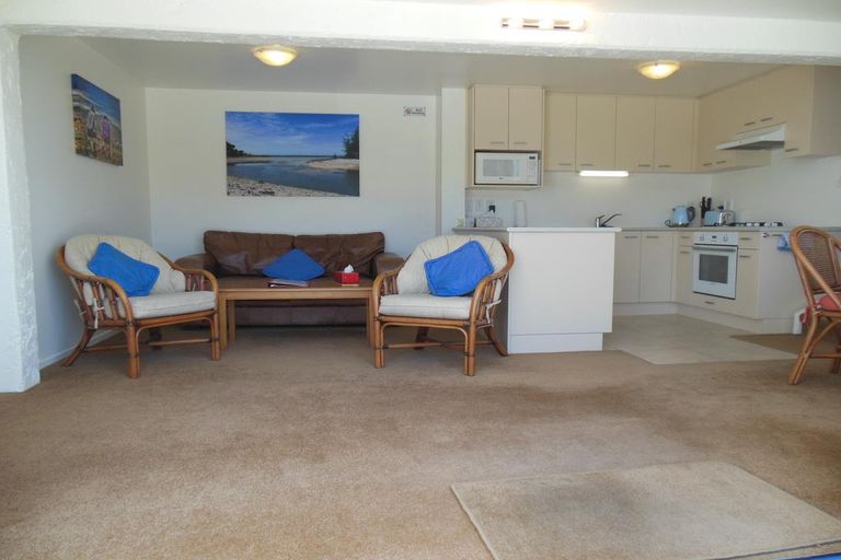 Photo of property in 2e Weranui Road, Waiwera, Orewa, 0994