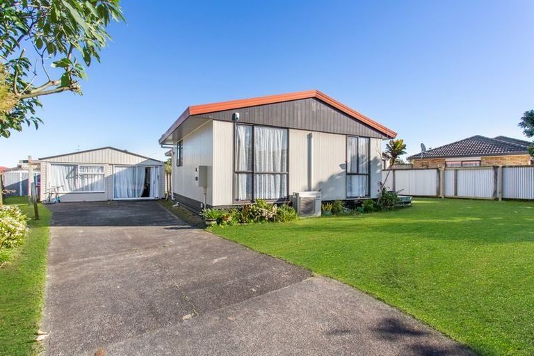 Photo of property in 34 Bernina Place, Weymouth, Auckland, 2103