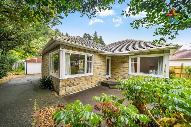 Photo of property in 106 Hine Road, Wainuiomata, Lower Hutt, 5014
