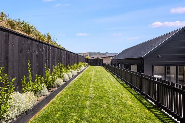 Photo of property in 75 Queen Charlotte Drive, Aotea, Porirua, 5024