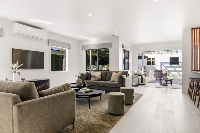 Photo of property in 1 Woodstock Road, Fairfield, Hamilton, 3214