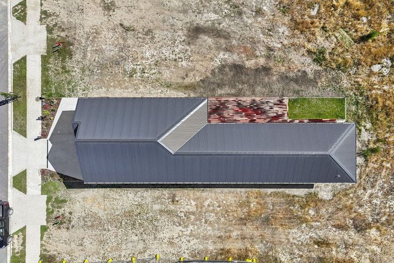 Photo of property in 37 Gillespie Street, Lake Hawea, 9382