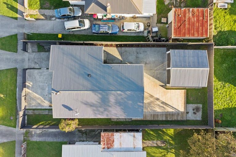 Photo of property in 253 Wellington Road, Wainuiomata, Lower Hutt, 5014