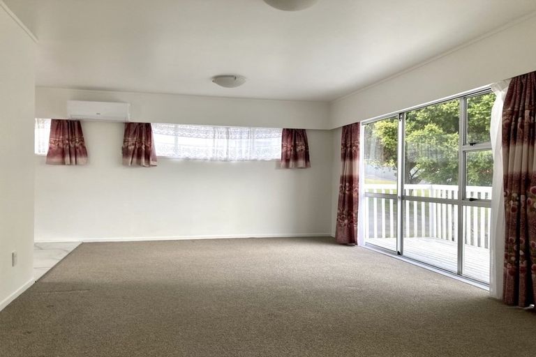 Photo of property in 17 Camrose Place, Glenfield, Auckland, 0629