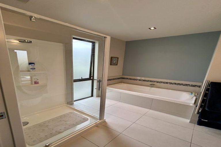 Photo of property in 4 Bovett Place, Wanaka, 9305