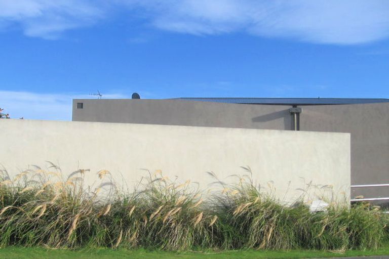 Photo of property in 140 Eskdale Road, Papakowhai, Porirua, 5024