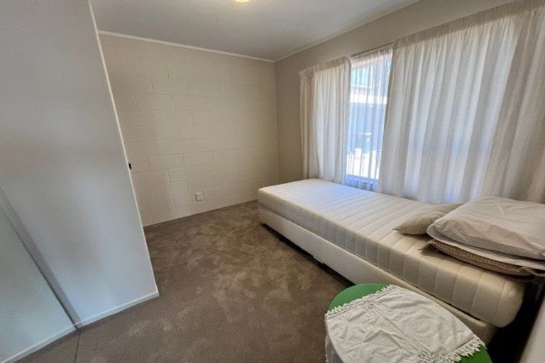 Photo of property in 9 Tromie Place, Highland Park, Auckland, 2010