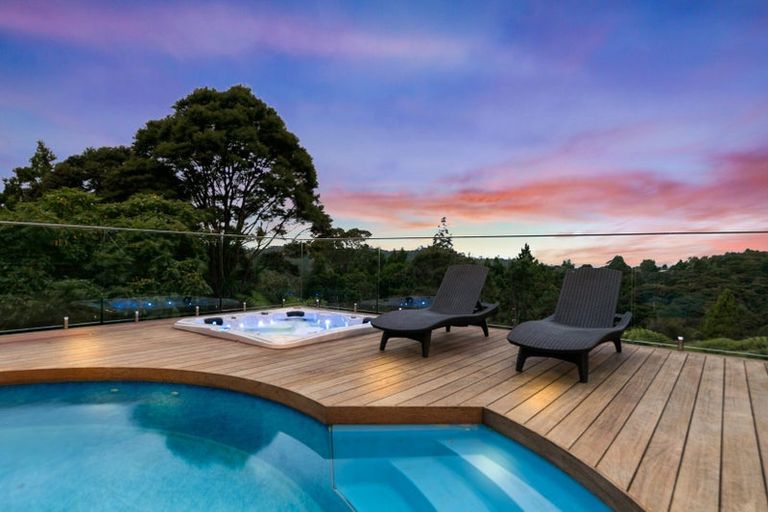 Photo of property in 91 Mountain Road, Henderson Valley, Auckland, 0612