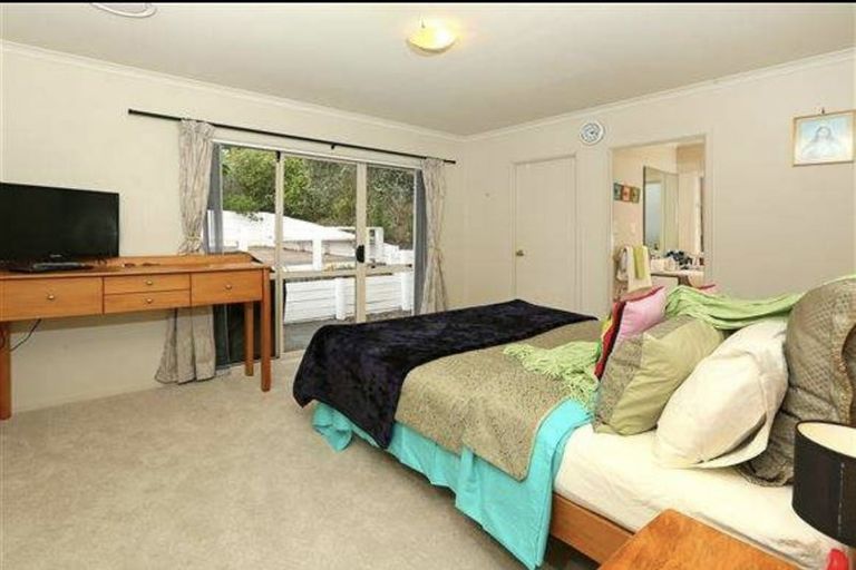 Photo of property in 4 Bibury Avenue, Henderson, Auckland, 0612