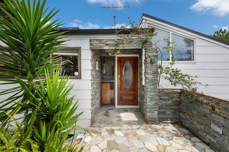 Photo of property in 5 Saddleback Rise, Murrays Bay, Auckland, 0630